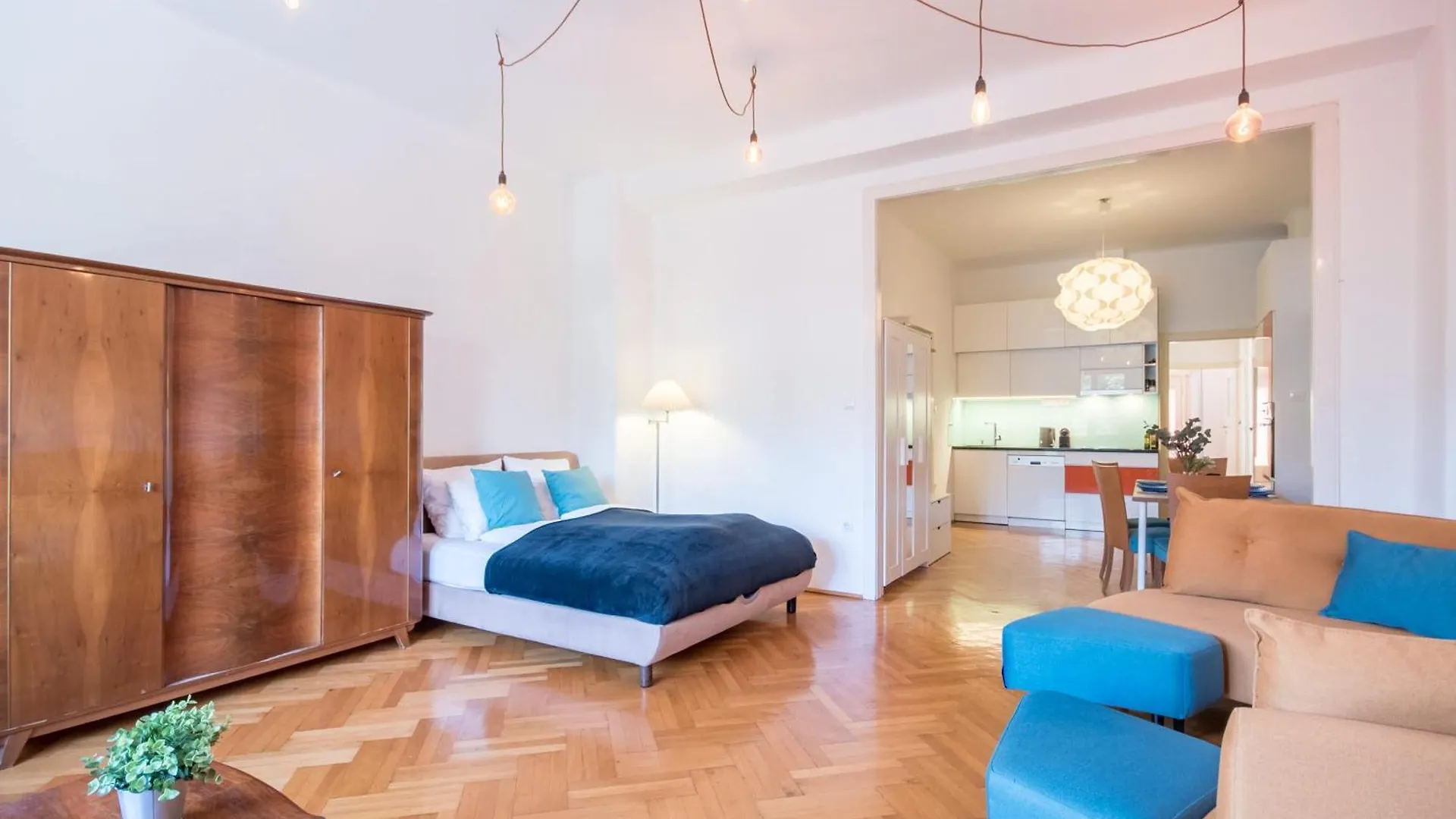 Apartment Central - Spacious - Classic Charm Budapest